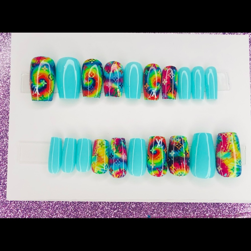 Press on nails